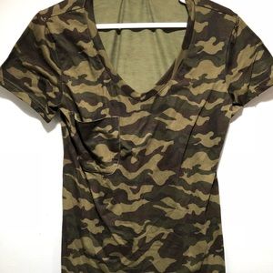 Camo style army style v neck size m